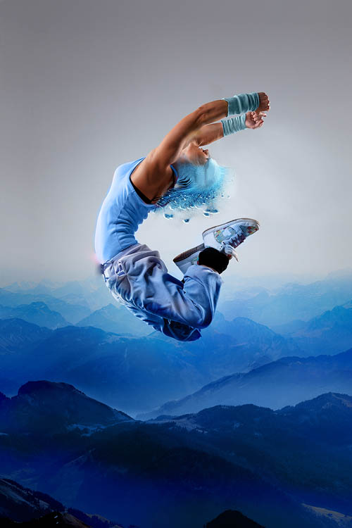 PS合成蓝色动感的人物跳跃特效照片