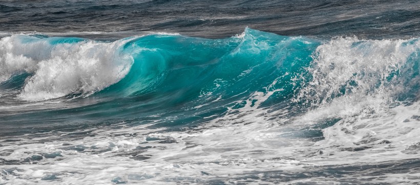 波涛汹涌的海浪风景图片
