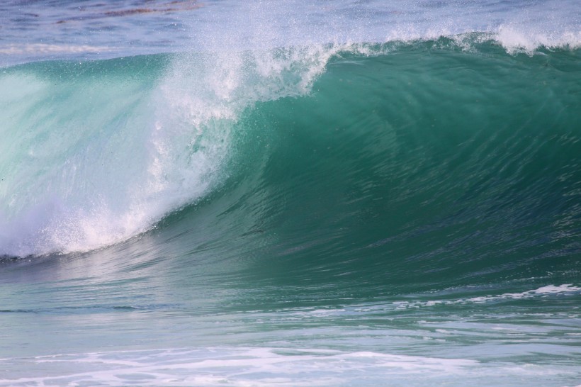 波涛汹涌的海浪风景图片