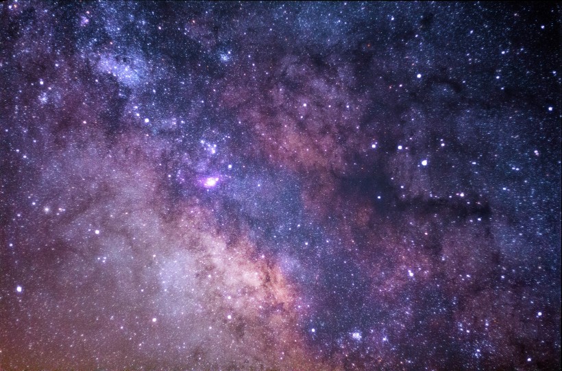 宇宙中的星云图片