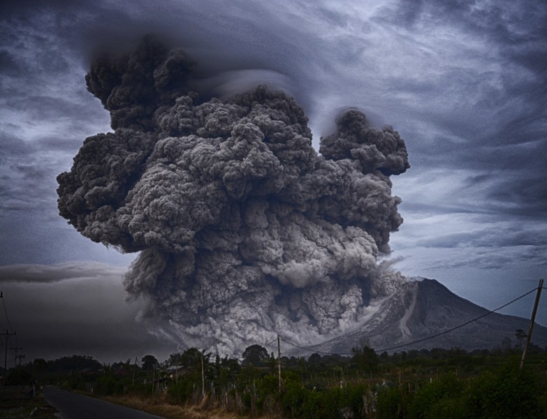 震撼的火山喷发图片