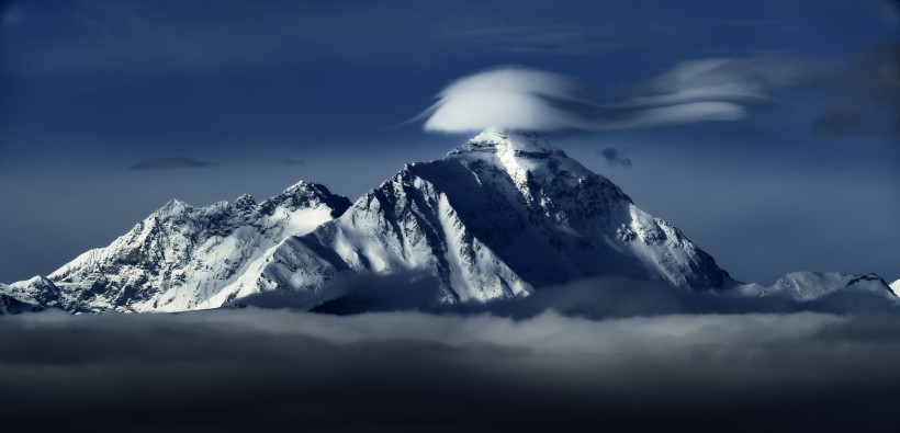 珠穆朗玛峰风景桌面壁纸