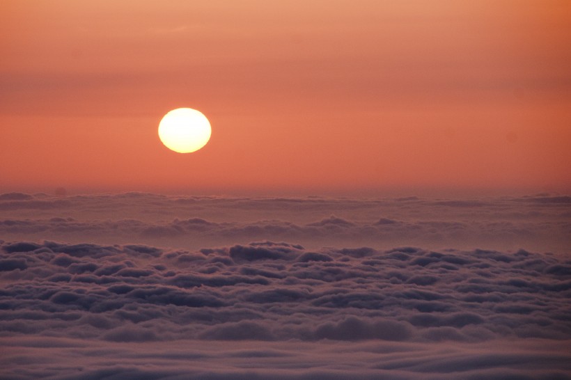 仙气缭绕的云海风景图片