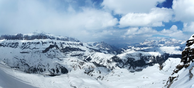 雪山顶部景色图片