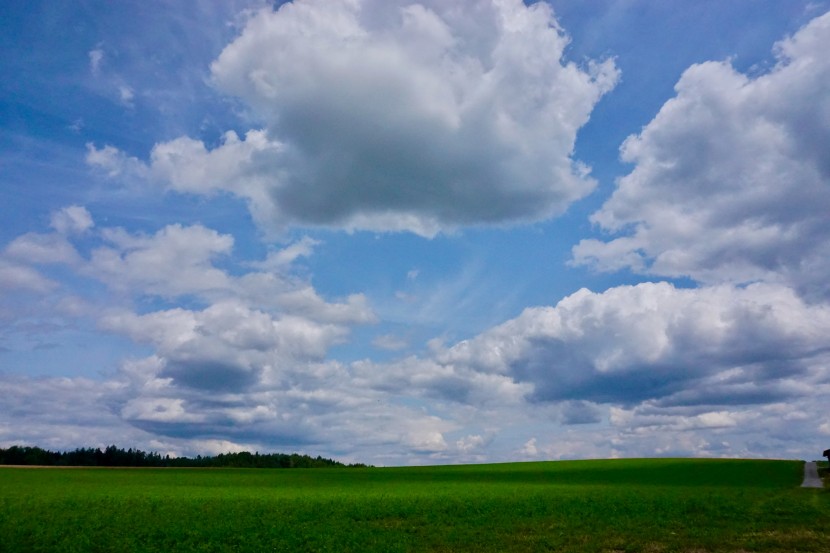 美丽的蓝天白云风景图片