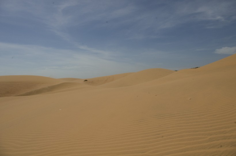 无人的沙漠图片