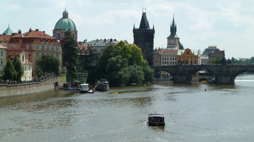 捷克布拉格查理大桥建筑风景图片