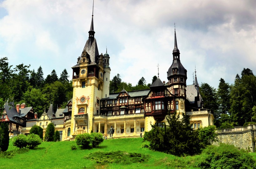 罗马尼亚派勒斯城堡建筑风景图片