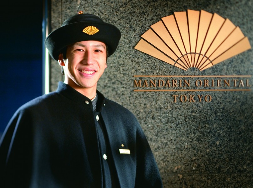 文华东方酒店服务人员图片