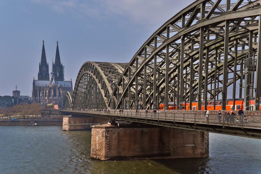 德国科隆霍亨索伦桥图片
