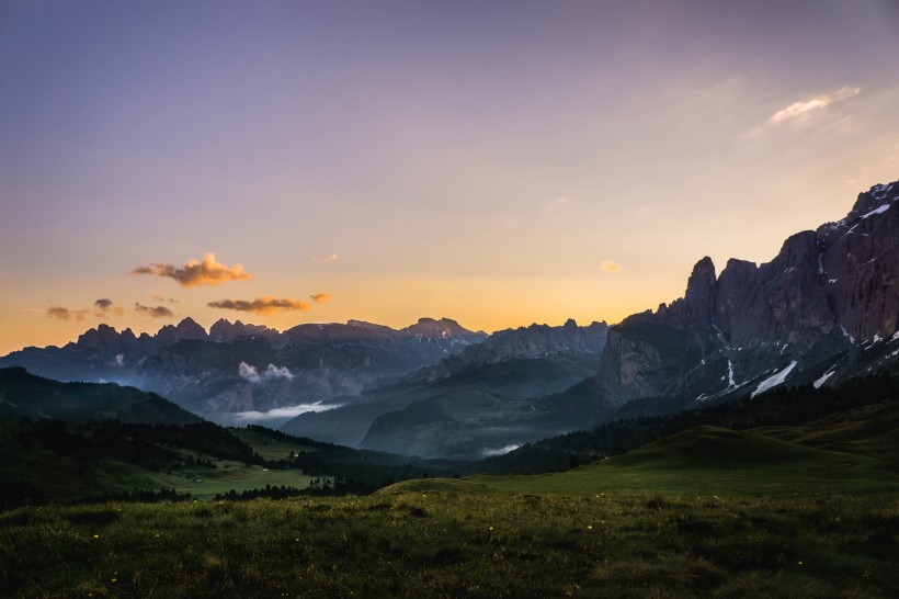 优美的阿尔卑斯山风景图片