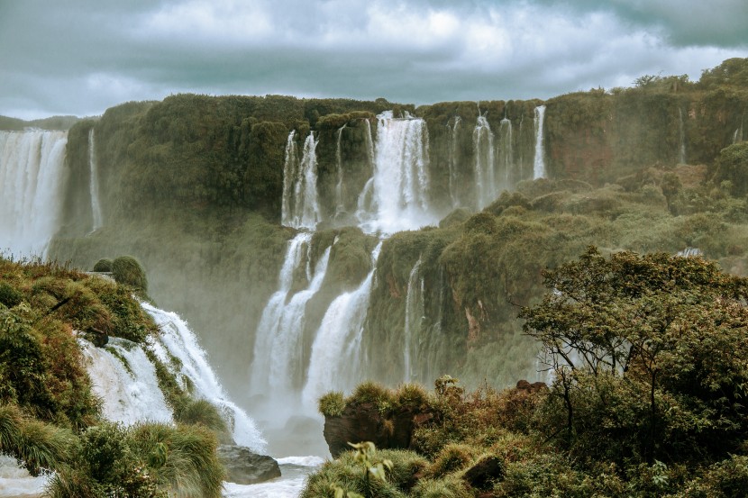 巴西伊瓜苏瀑布风景图片