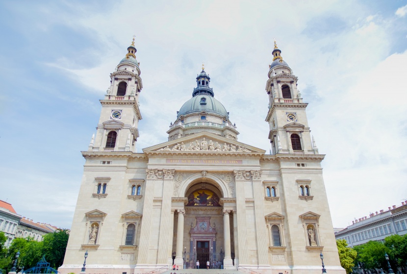 布达佩斯圣斯蒂芬大教堂图片