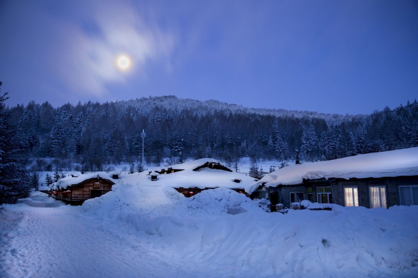 童话般的雪乡晨曦自然风景图片