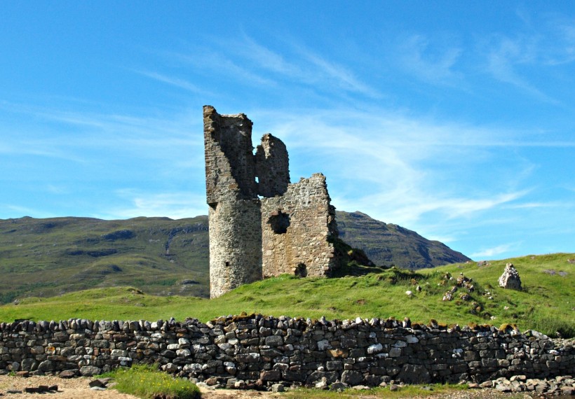 英国苏格兰庞大的城堡建筑风景图片