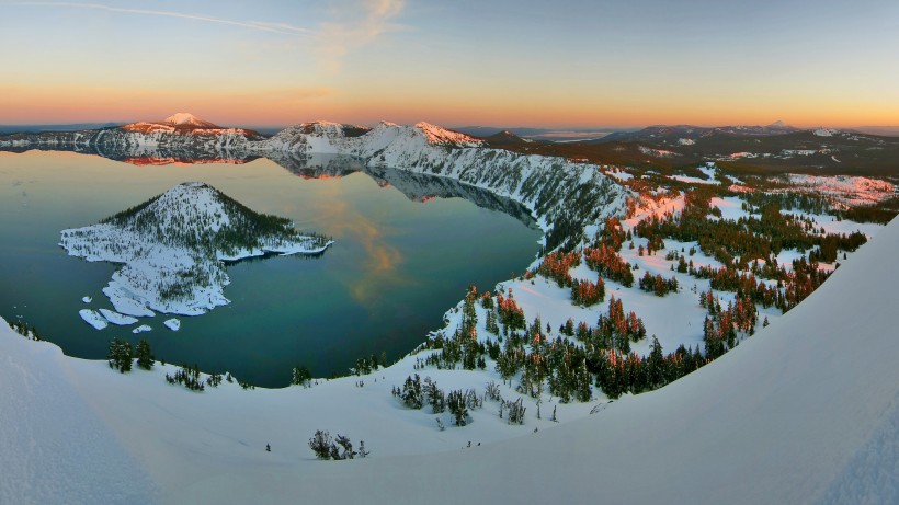 美国火山口湖自然风景图片