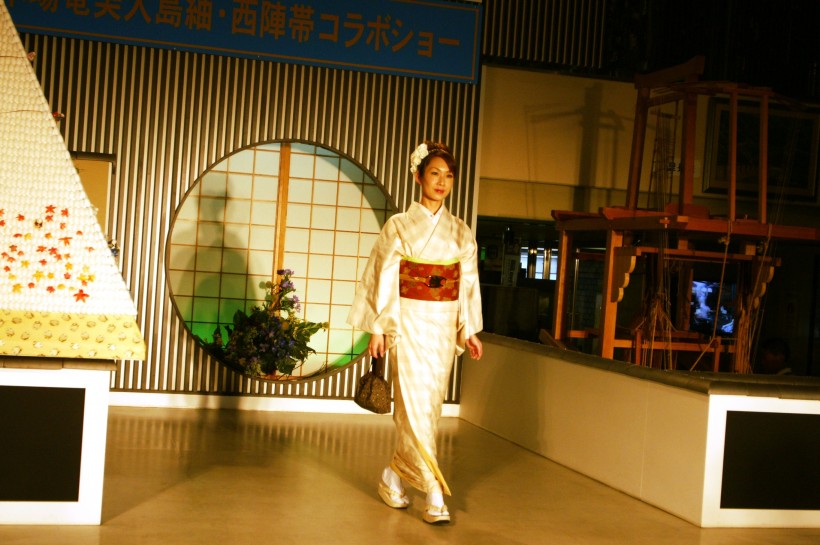 日本和服表演图片