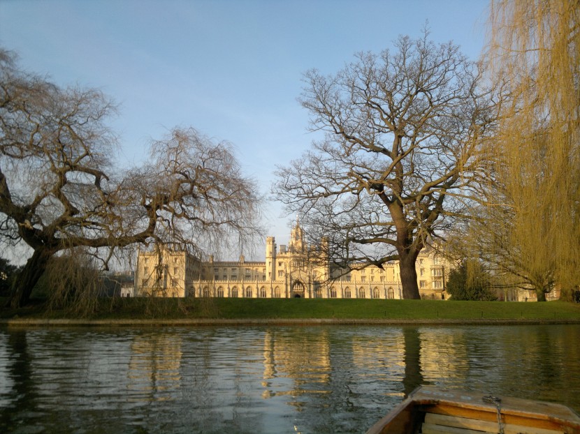 历史悠久的英国剑桥大学建筑风景图片