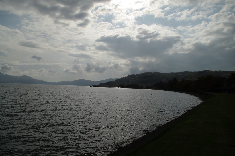 日本北海道西南部淡水湖泊洞爷湖图片