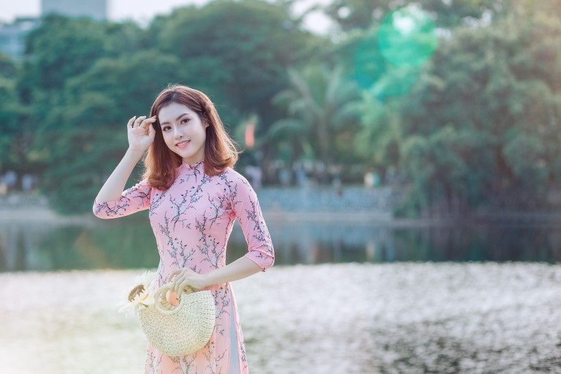穿旗袍的泰国美女图片