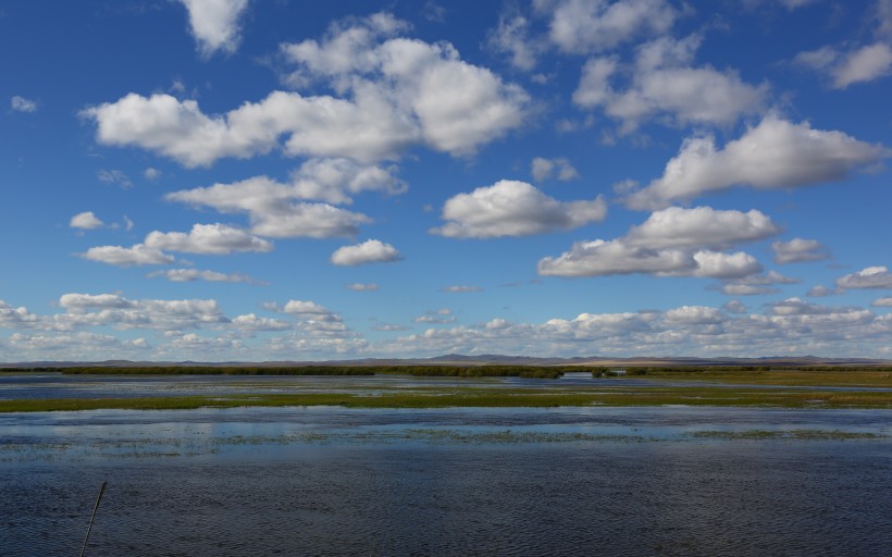 内蒙古呼伦贝尔湖自然风景图片
