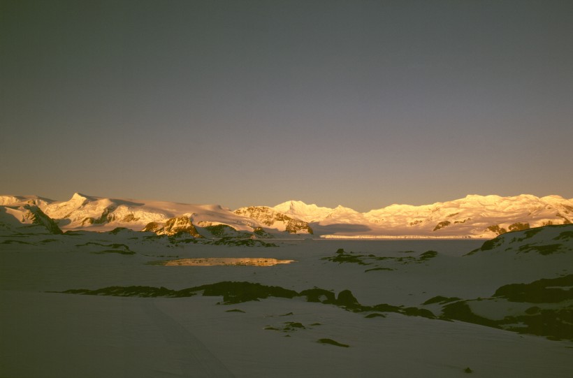 南极海域冰川风景图片