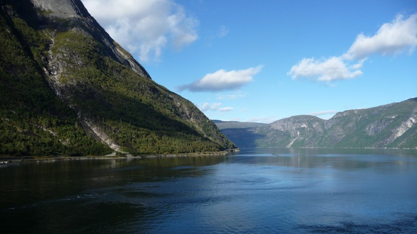 挪威哈丹格尔峡湾自然风景图片