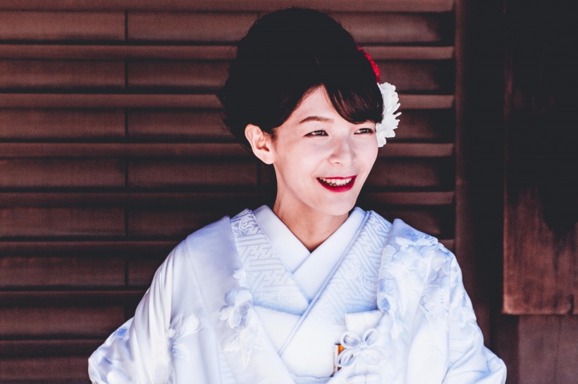 穿着传统和服的日本人图片