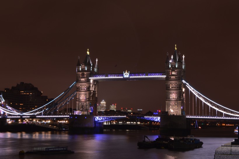 夜幕下的伦敦塔桥图片