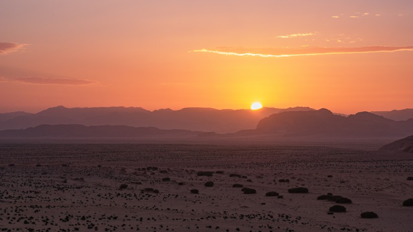 约旦瓦迪拉姆沙漠自然风景图片