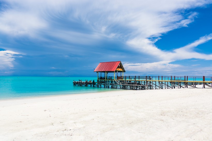马来西亚纯净的沙巴海滩风景图片