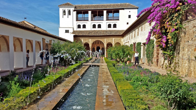 西班牙阿兰布拉皇宫建筑风景图片