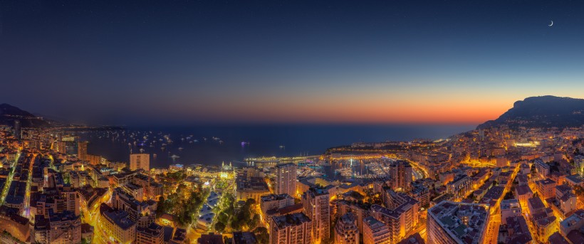 摩纳哥海湾唯美的夜景风景图片