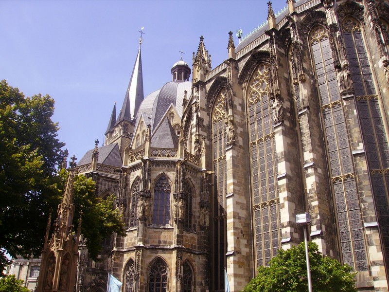 瑞士圣母大教堂建筑风景图片