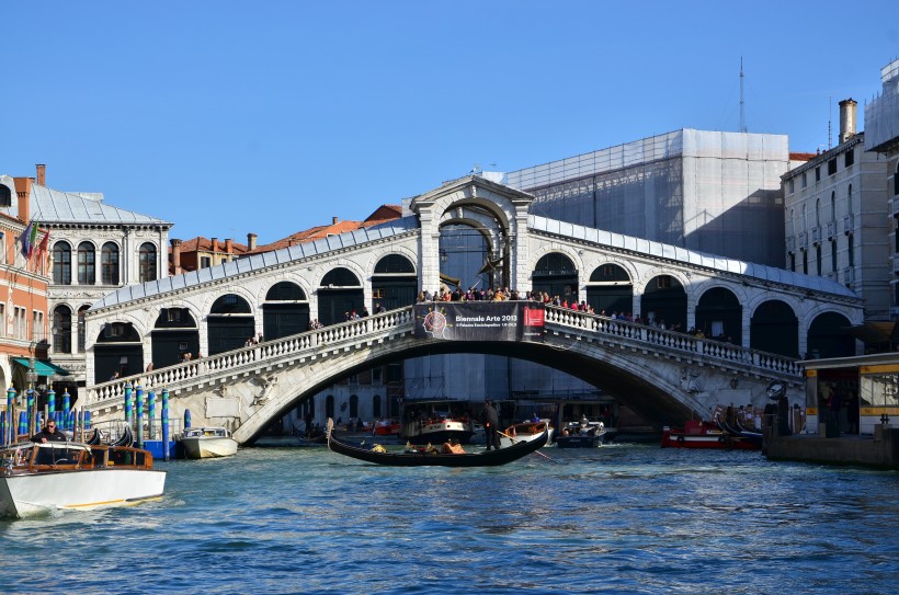 意大利威尼斯里亚托桥建筑风景图片