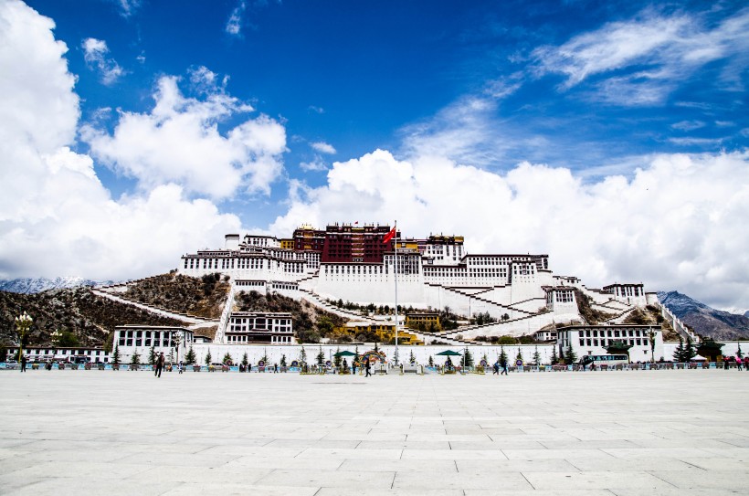 神圣又神秘的西藏布达拉宫建筑风景图片