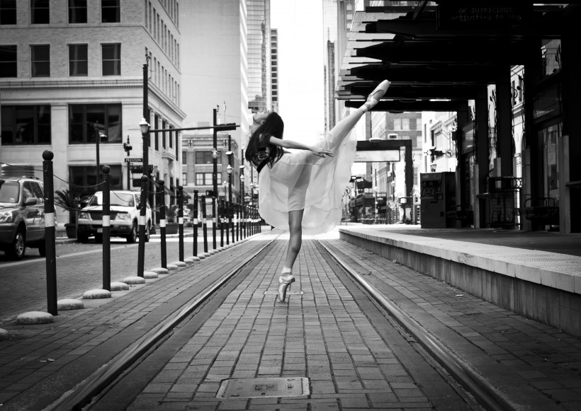 街上的舞者图片