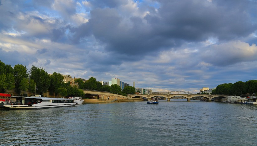法国塞纳河沿岸风景图片