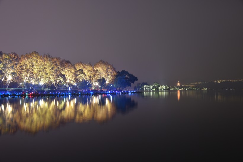 浙江杭州西湖多彩夜景图片