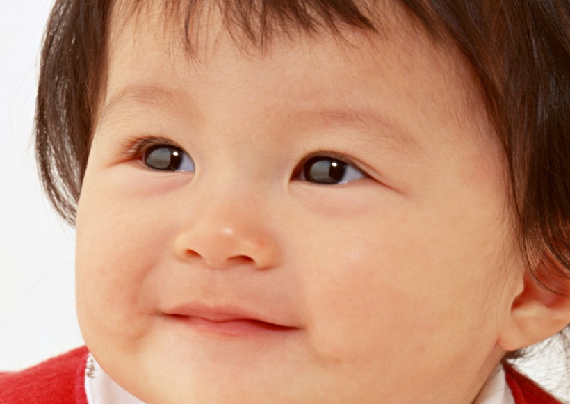 婴幼儿脸部表情特写图片