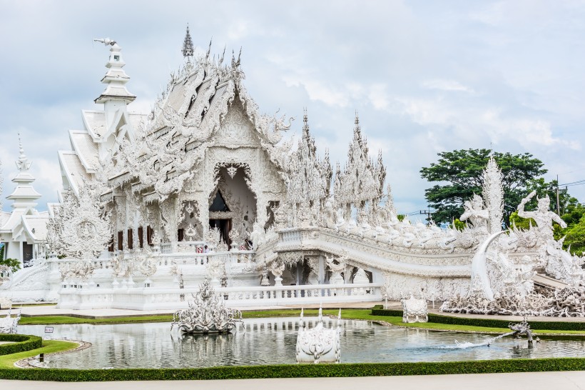 泰国清莱白龙寺建筑风景图片