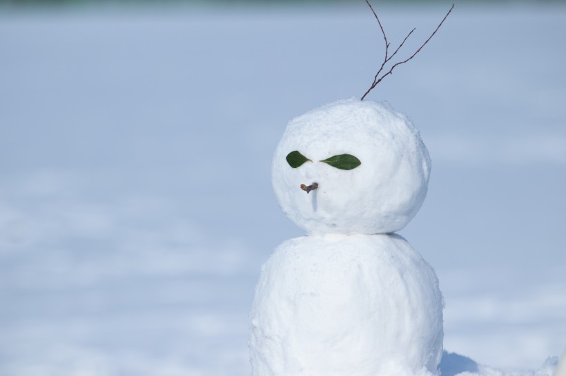 冬季造型独特的雪人图片