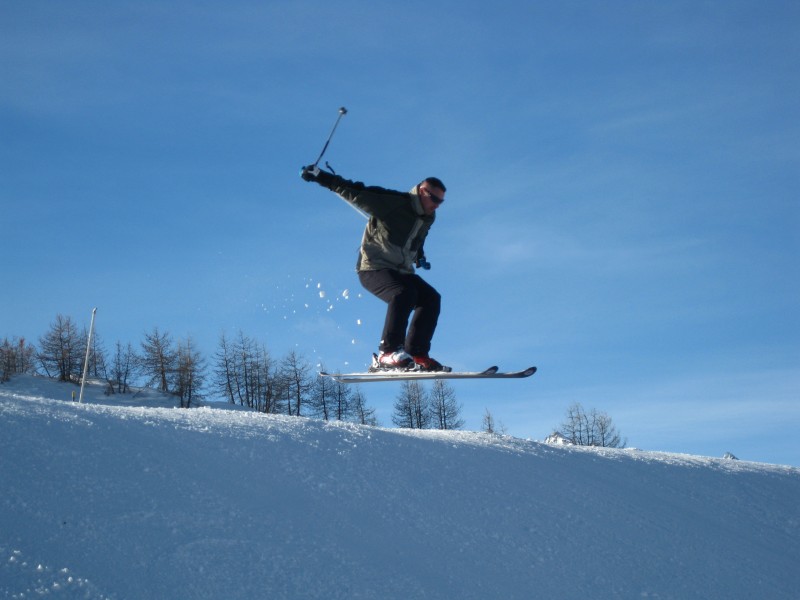 刺激有趣的滑雪运动图片
