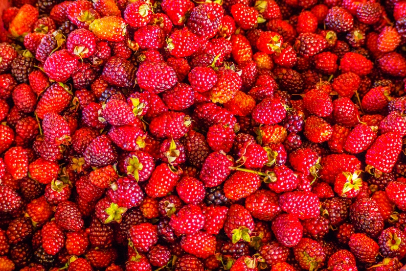 鲜美多汁的草莓图片