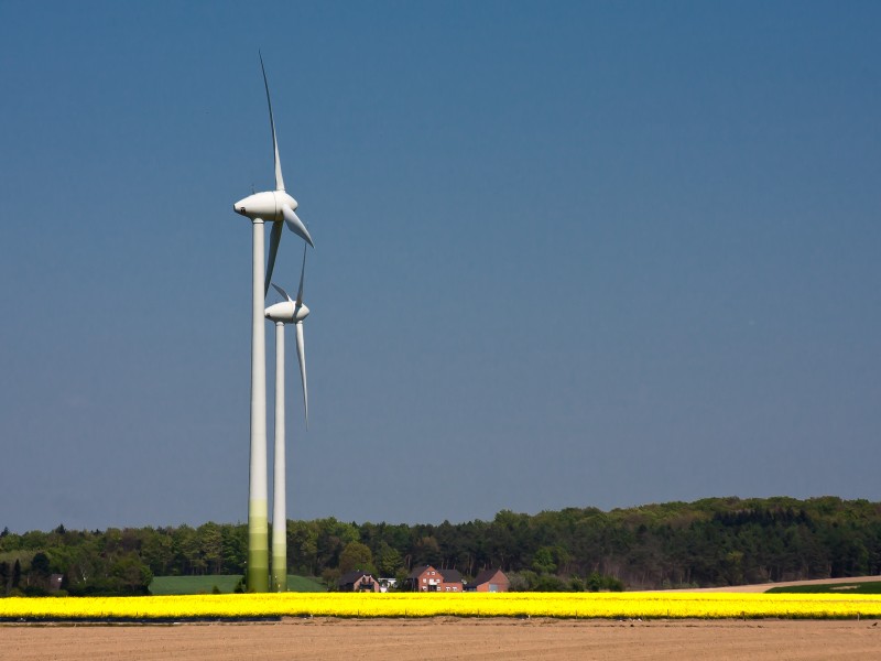 高大的风力发电机图片