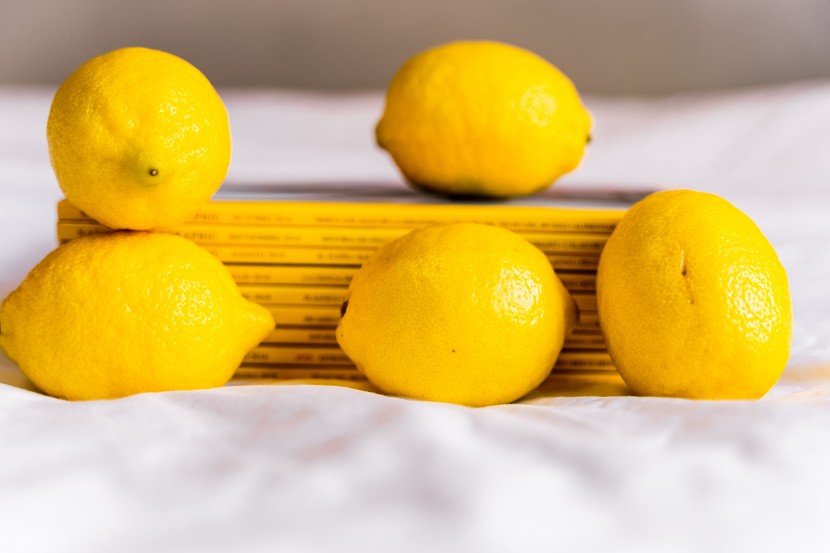 酸酸的黄色柠檬图片
