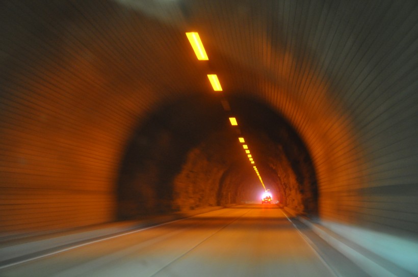 城市公路隧道图片