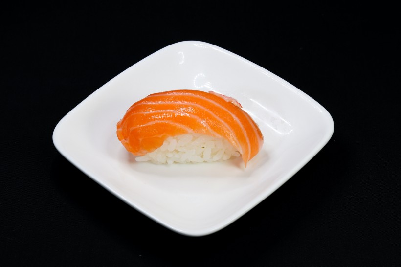 鲜甜可口的握寿司图片