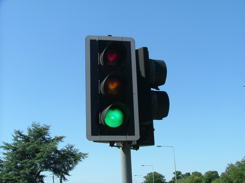 道路上的红绿灯图片