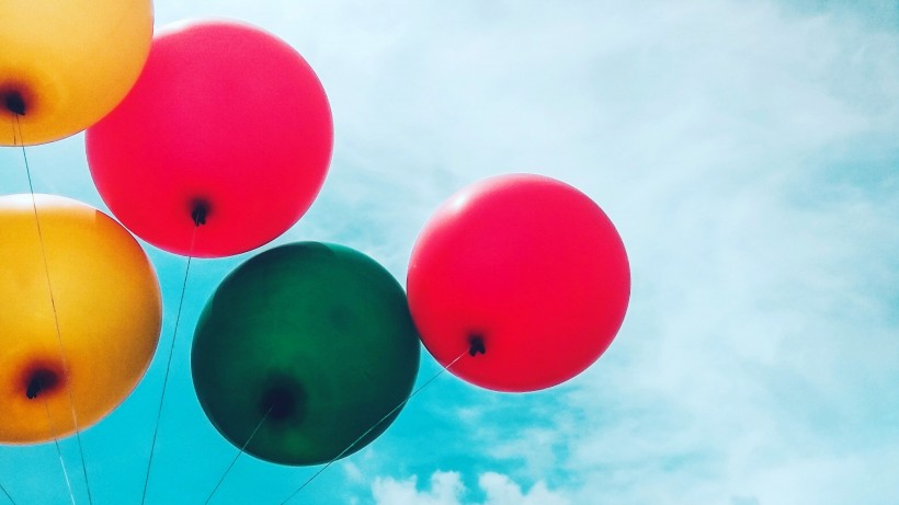 五颜六色的气球图片